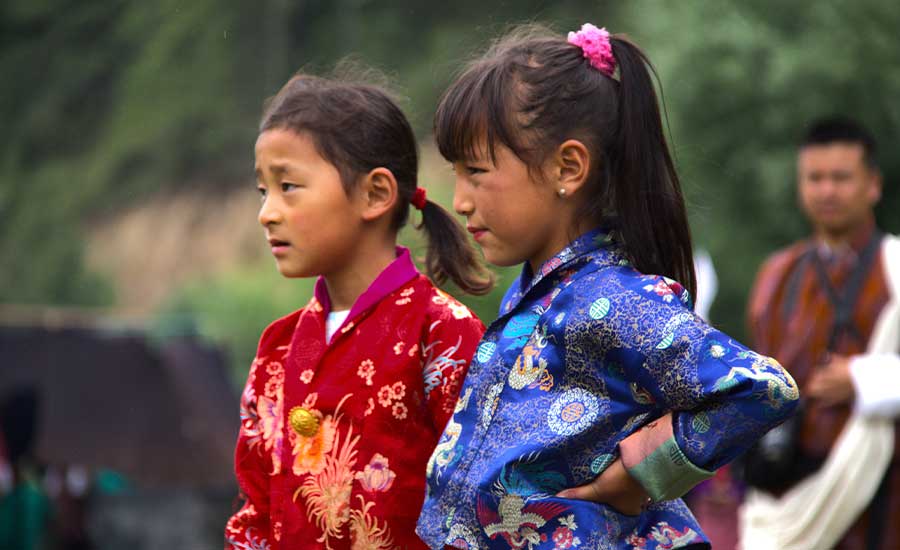 Tipping in Bhutan: Complete Guide for Guides, Drivers, Trekking Crews & Hotels