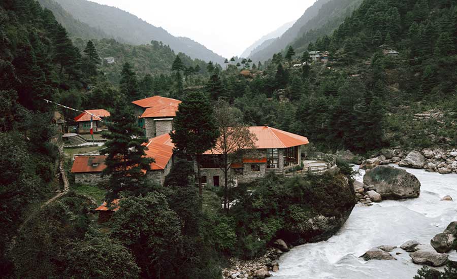 yeti mountain lodge phakting