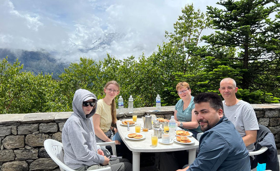Everest Helicopter Ride and Breakfast at Hotel Everest View - 1 Day