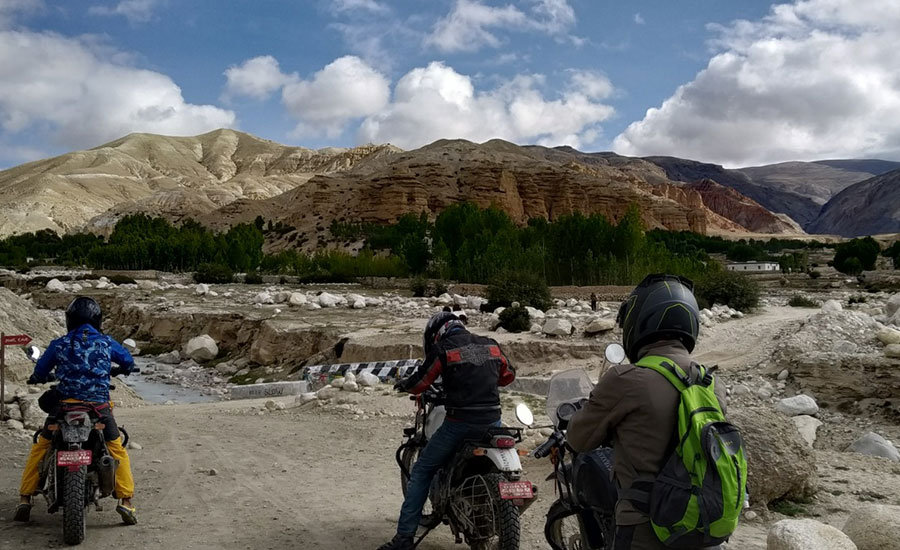 Lower Mustang Motorbike Tour