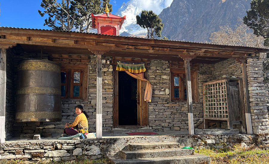 11 Days Manaslu Circuit Trek 2025